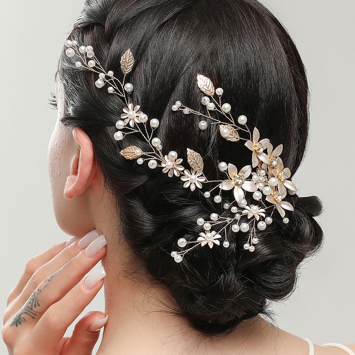 新品 ヘアアクセサリー 髪飾り 結婚式 ウェディング リーフ 花 成人式 お呼ばれ ヘア アクセサリー ヘッドドレス フラワー パール リーフ  かわいい 綺麗 可愛い キレイ ゴールド お呼ばれ イベント 行事 レディース 女 女子 お祭り 浴衣 着物 - メルカリ