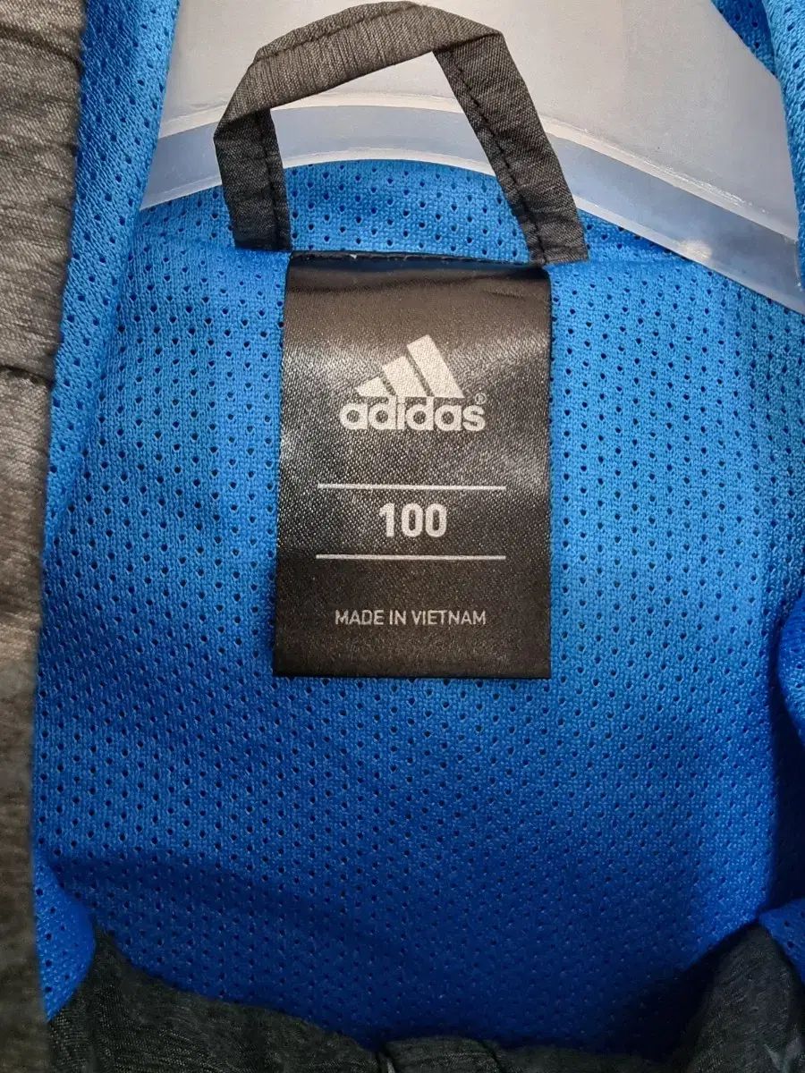 adidas(アディダス) レアルマドリード ウィンドブレーカー