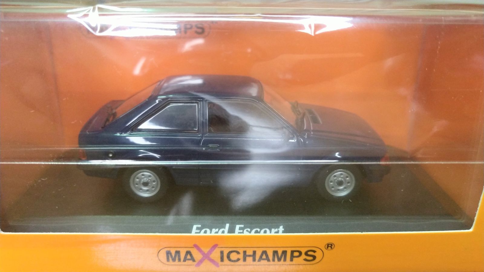 希少  マキシチャンプス1/43 フォード エスコート 1981 ブルー 希少 マキシチャンプス1/43 フォード エスコート 1981 ブルー