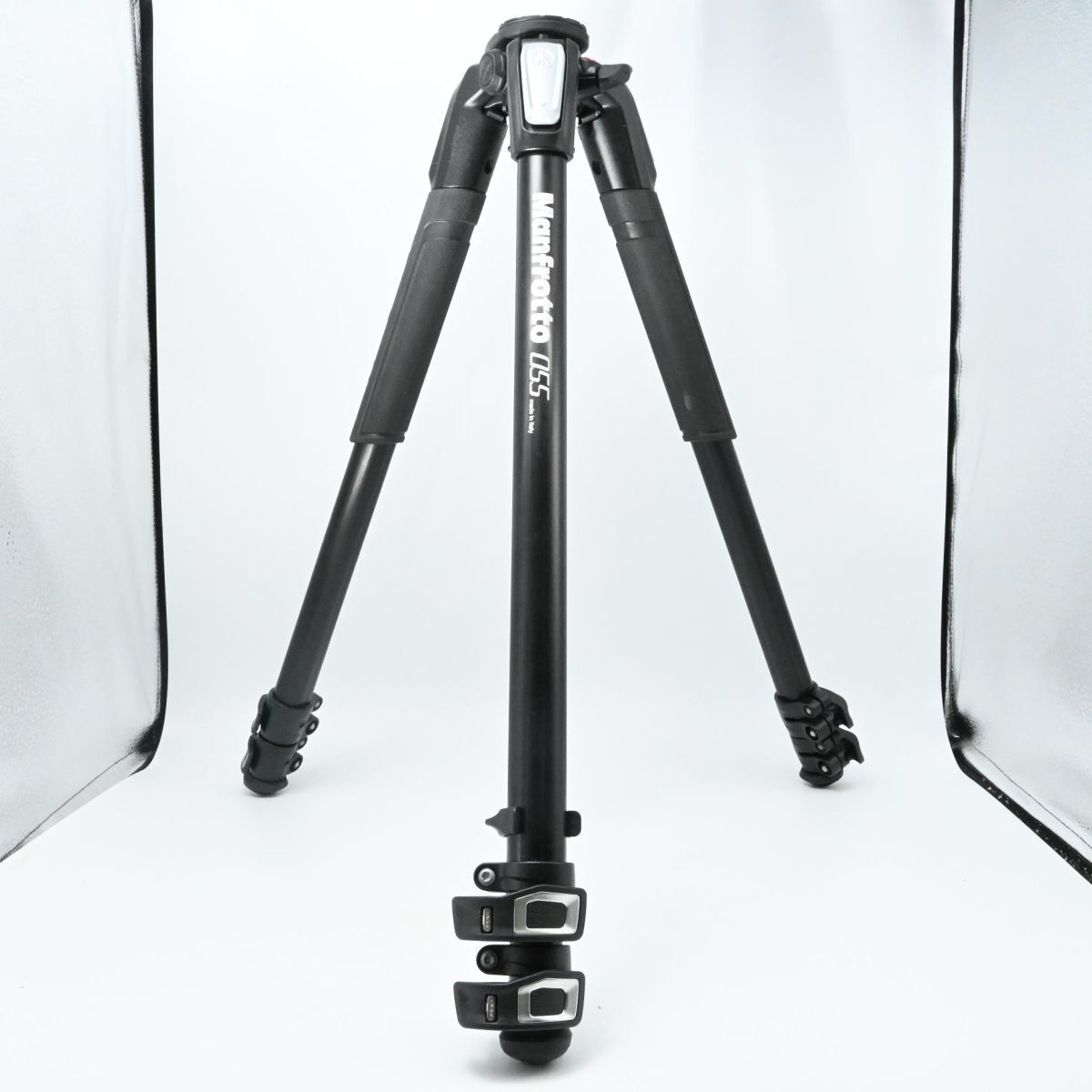 マンフロット Manfrotto プロ三脚 055シリーズ アルミ 3段 MT055XPRO3
