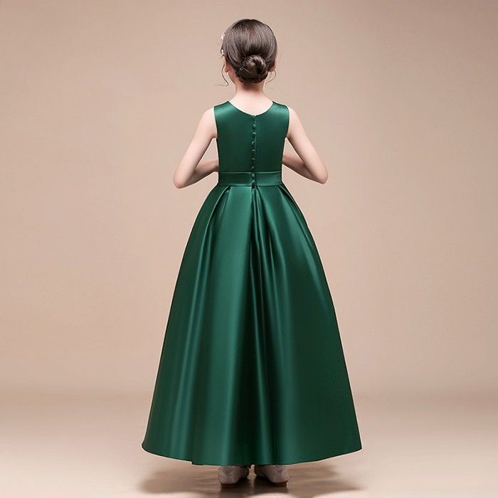 タフタ素材を使用したドレス 子供