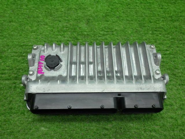トヨタ NHP10 アクア エンジンコンピューター 89661-52U90 200707150