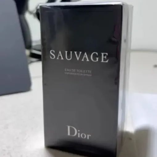 専用です　Dior ソヴァージュオードゥトワレ100ml 中古品 ソヴァージュ オードゥ トワレ(100mL)（香水）｜DIOR