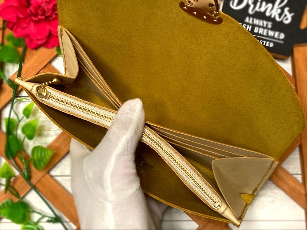 ❤️【幸福の黄色いお財布♪】高級感×シンプルデザインの大人オシャレ  