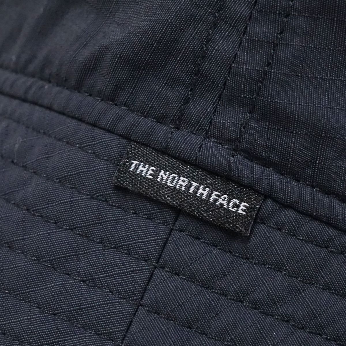 THE NORTH FACE キャンプサイドハット Mサイズ USED美品 NN41906 ザノースフェイス CampSideHat ブラック ナイロン 軽量 ロゴ バケハ 帽子 X5825