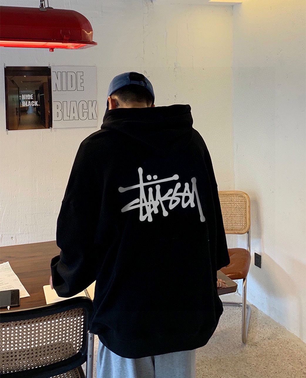 stussyのパーカーです