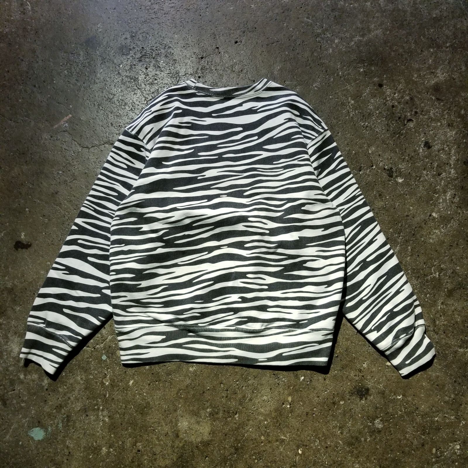 Supreme 22aw Box Logo Crewneck Zebra S シュプリーム ボックス Supreme 22aw Box Logo Crewneck Zebra S シュプリーム ボックス