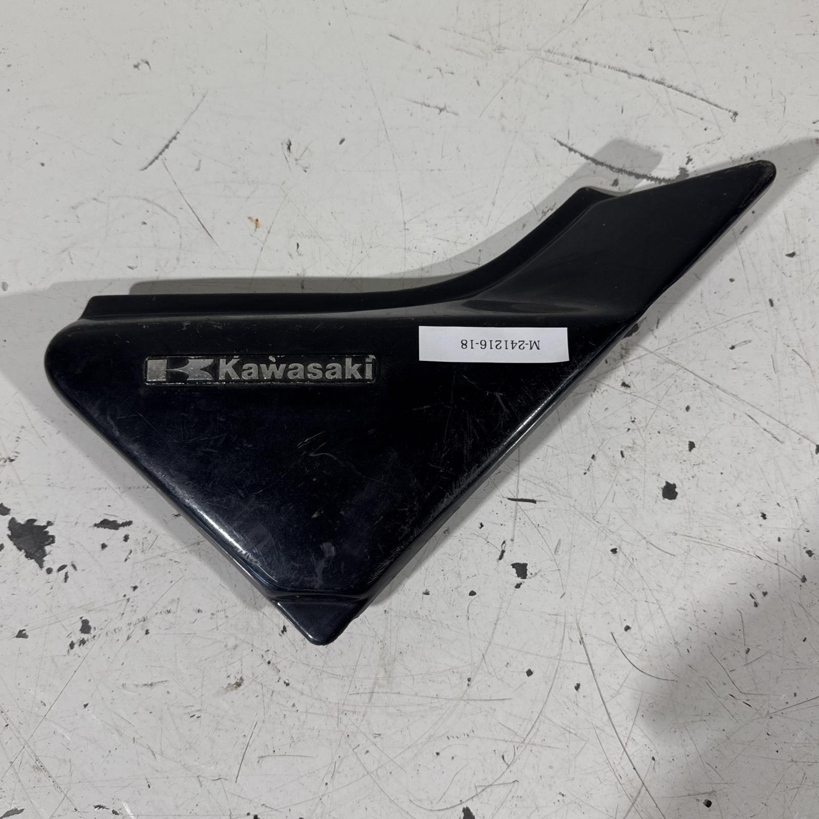 KAWASAKI ゼファー400 サイドカバー 右側カワサキ