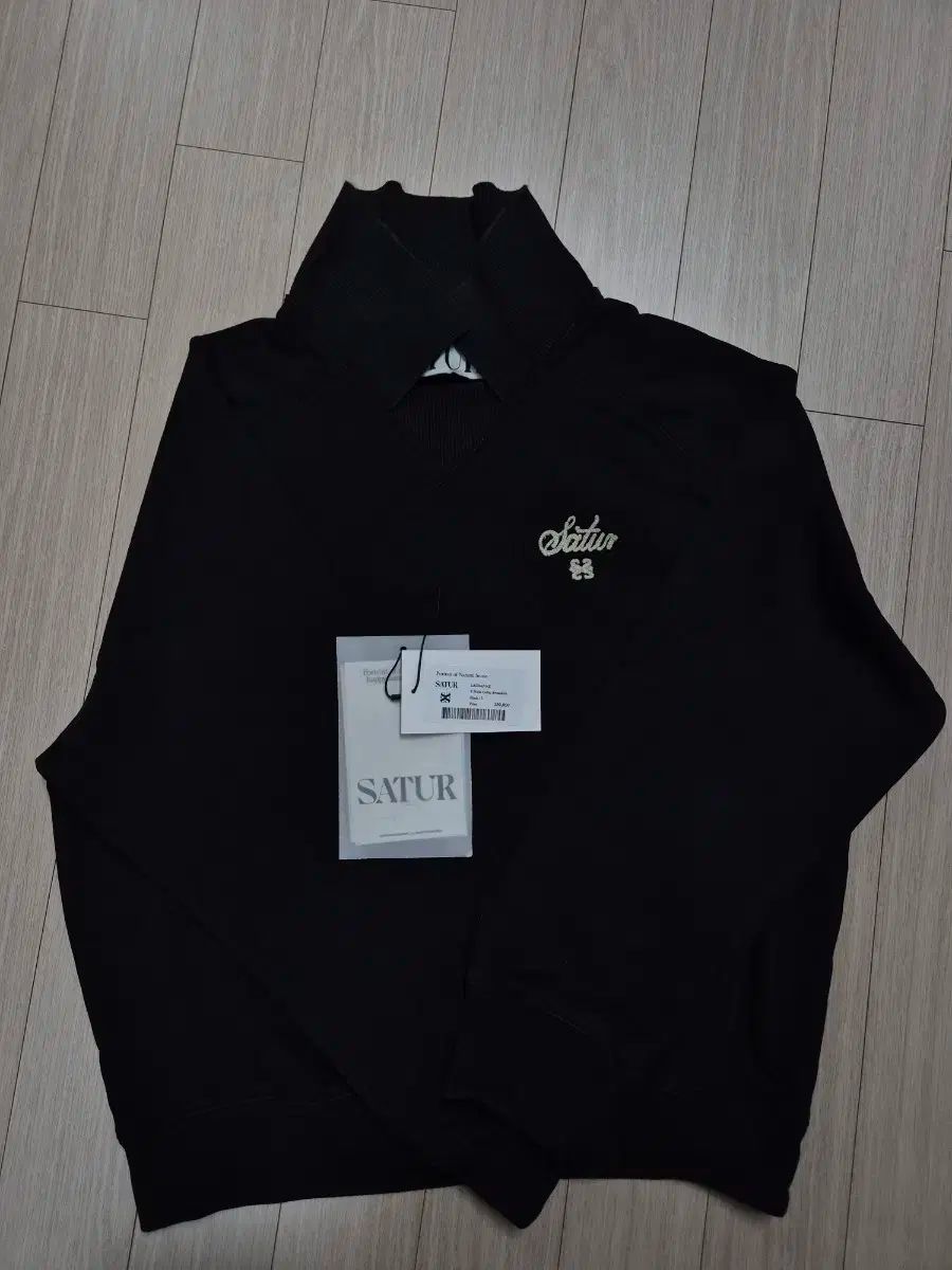 【雷市場（ポンジャン）商品韓国直送】 SATUR(セター) Vネック カラー パーカー L