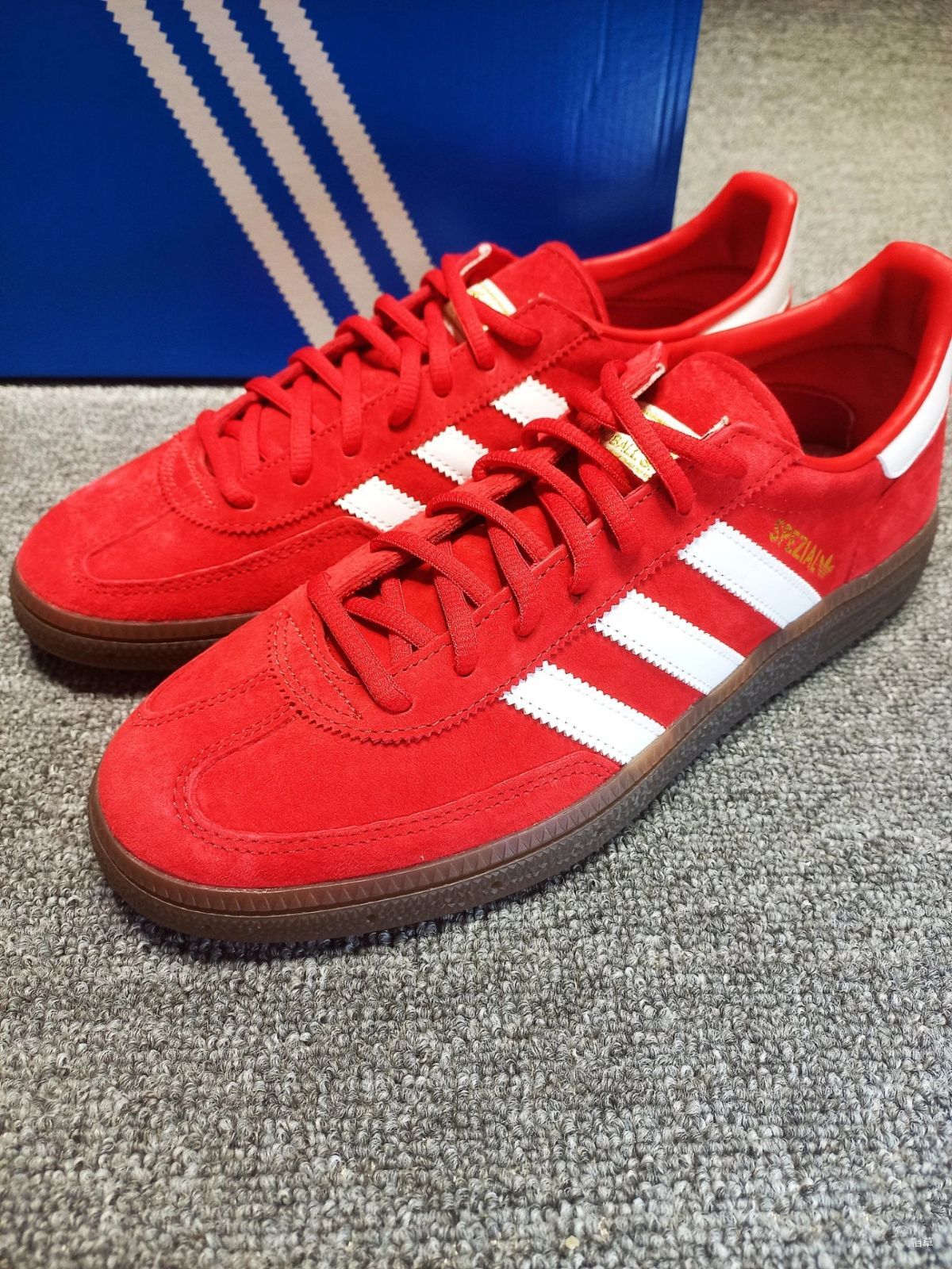 adidas originals HANDBALL SPEZIAL Red