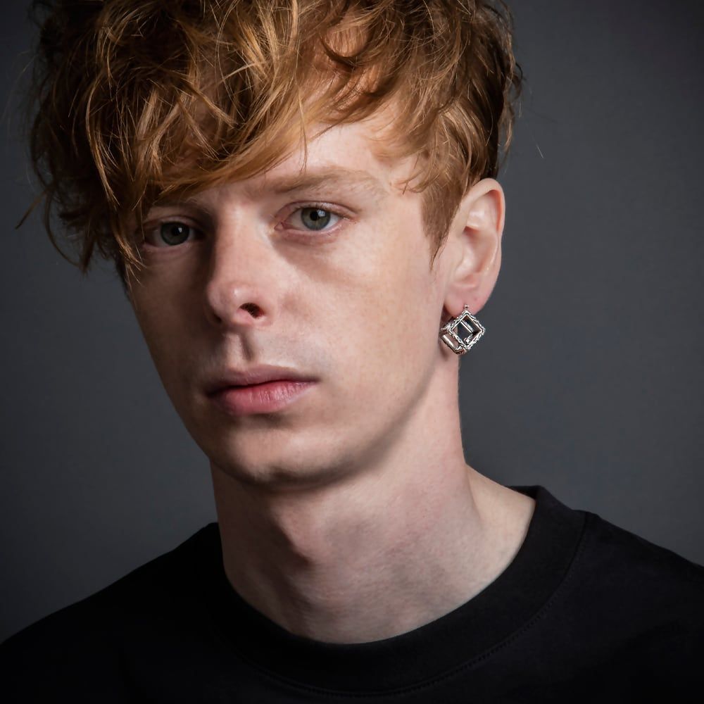 フレームキューブピアス アルテミスクラシック