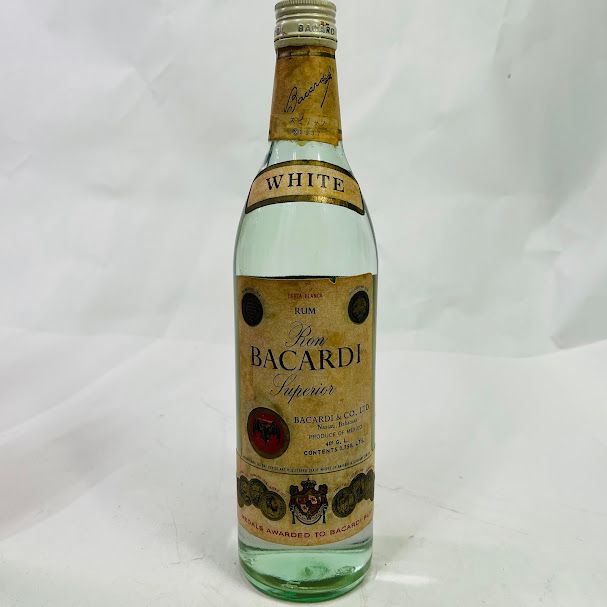 国内初の直営店 未成年の飲酒は法律で禁じられています】BACARDI(バカルディ その他
