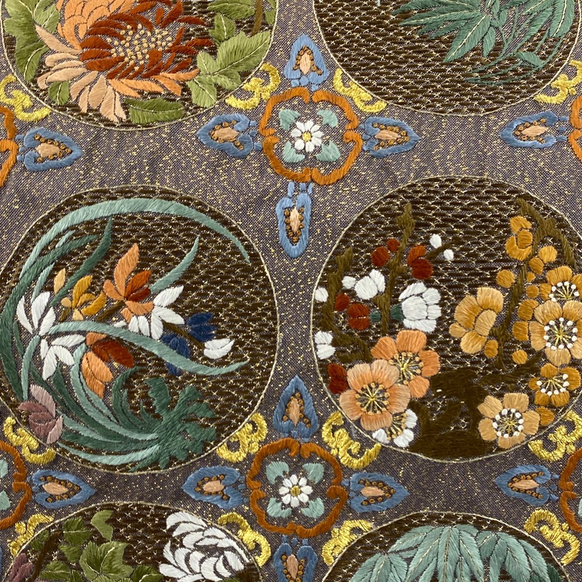 袋帯 枝花 笹 刺繍 金糸 灰紫 六通 正絹