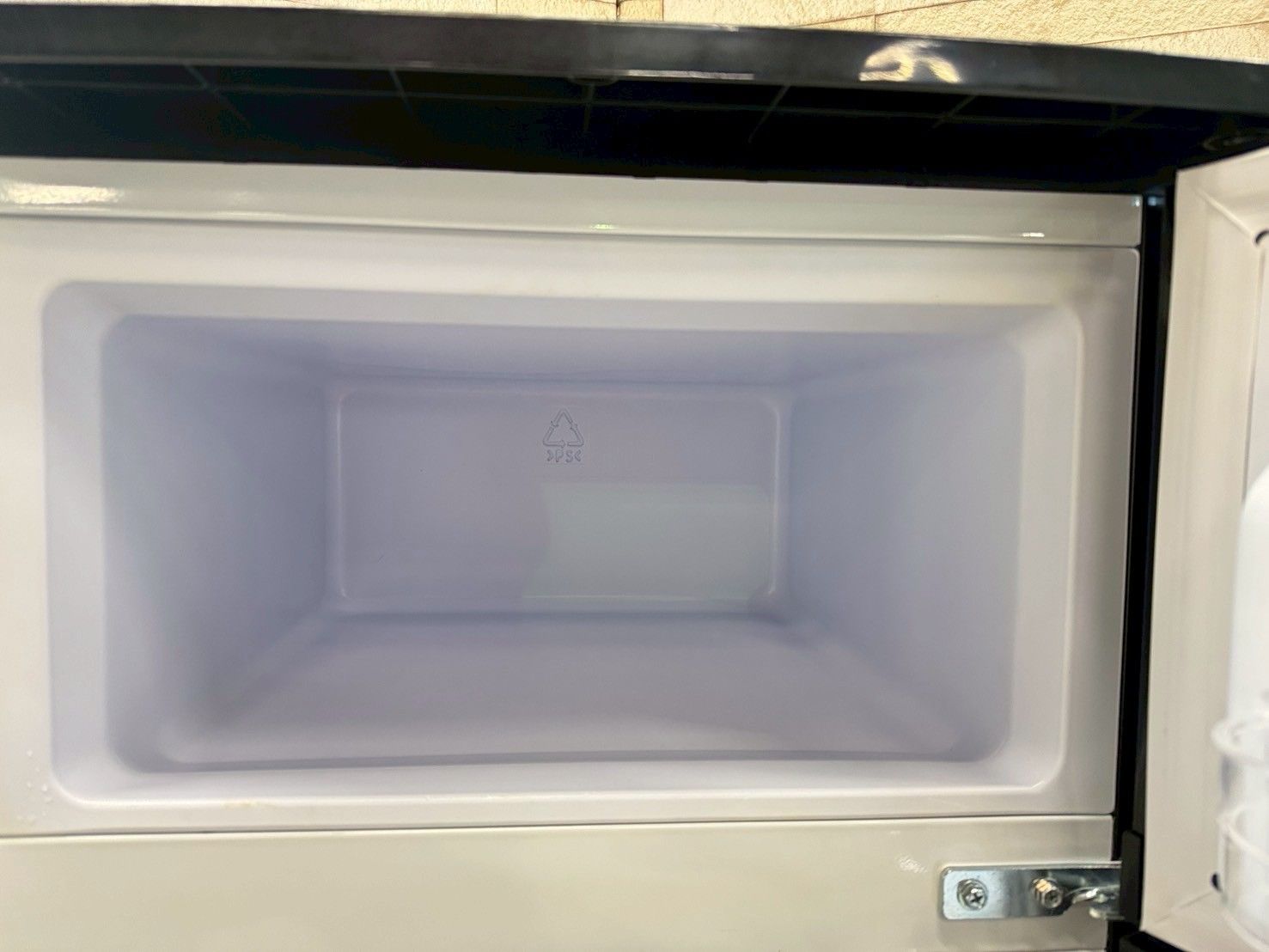 大阪送料無料★3か月保障付★冷蔵庫★2019年★NRSD-8A-B★IR-481 大阪送料無料☆3か月保障付き☆冷蔵庫☆2019年☆アイリス