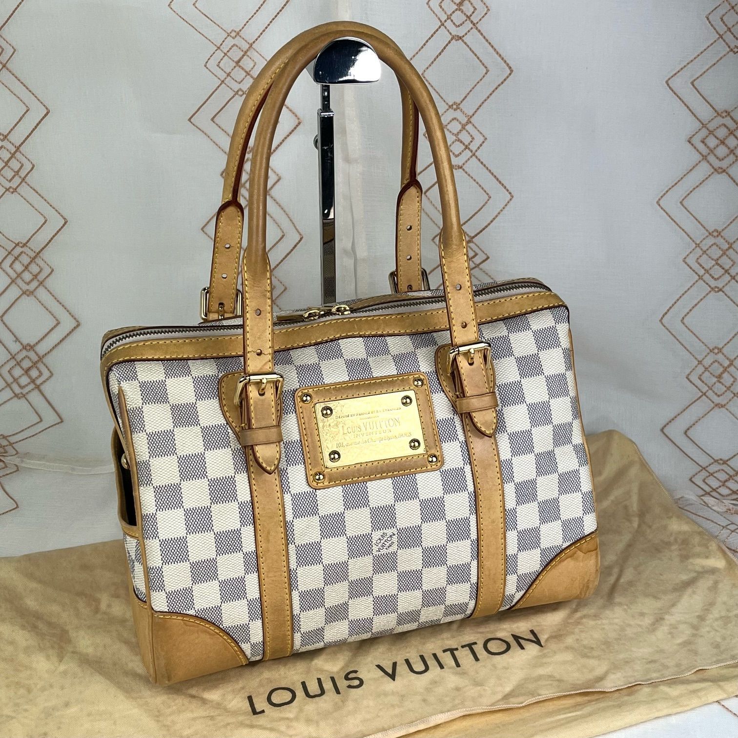 ☆良品☆ LOUIS VUITTON ルイヴィトン ハンドバッグ ダミエ バークレー N52001 アズール ダミエアズール キャンバス プレート  PVC レザー ホワイト ベージュ レディース B-102 - メルカリ