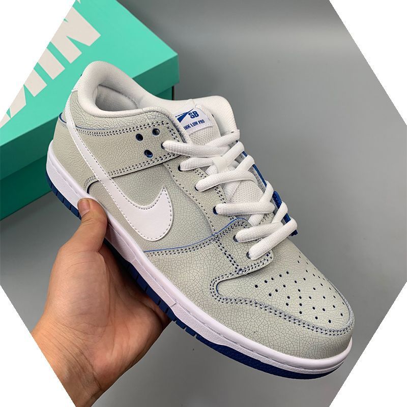 本日の新品は未使用です Nike Dunk SB PRM 並行輸入品【CJ6884-100】