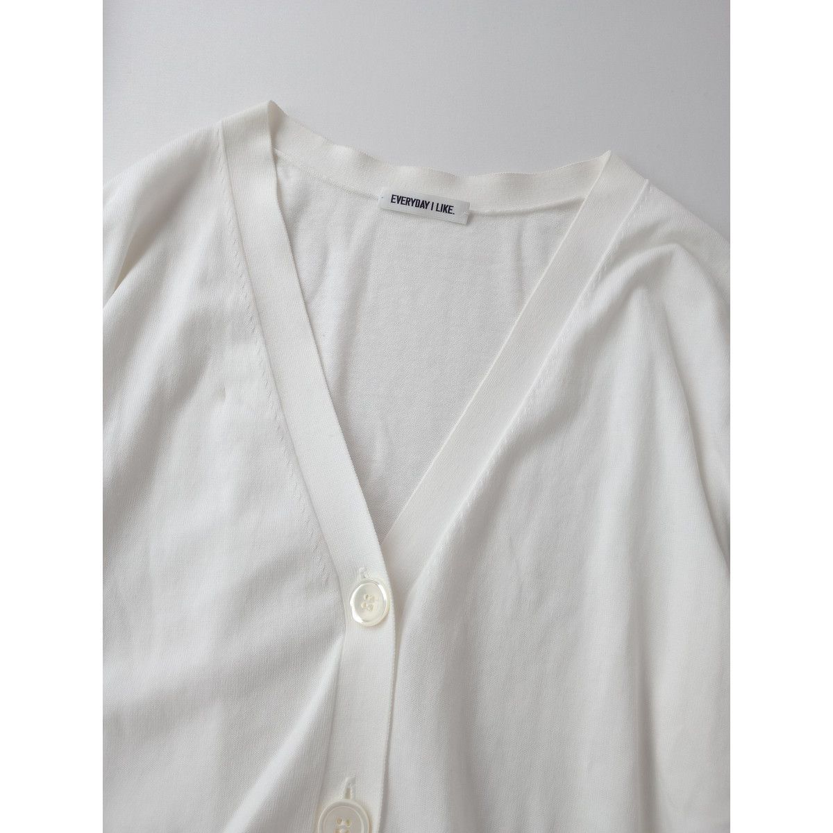 【新品】Deuxieme Classe ICE Vネック カーディガン 白 Deuxieme Classe ICE Vネックカーディガン白