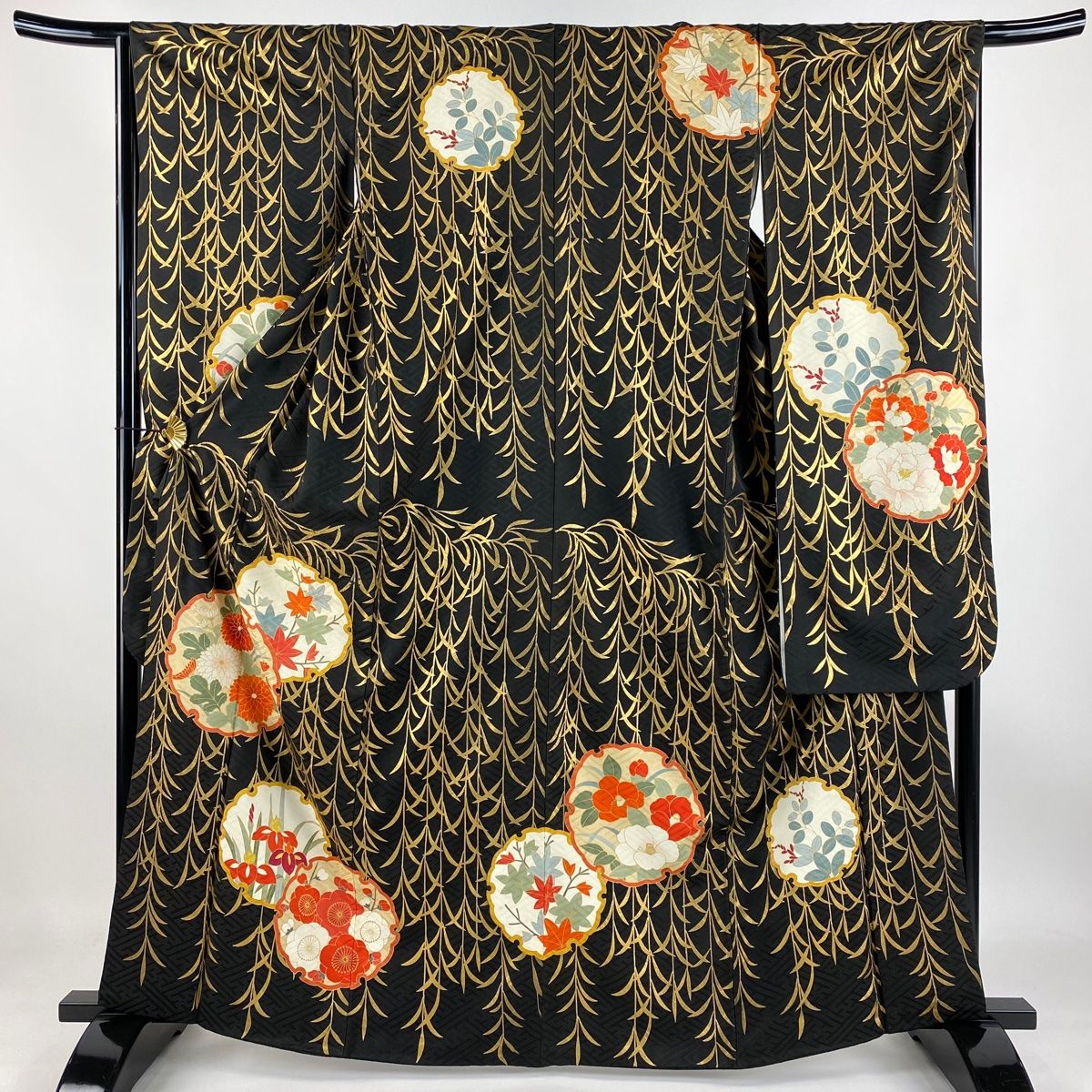 振袖 身丈164.5cm 裄丈65.5cm M 袷 雪輪 菊 金彩 黒 正絹 秀品