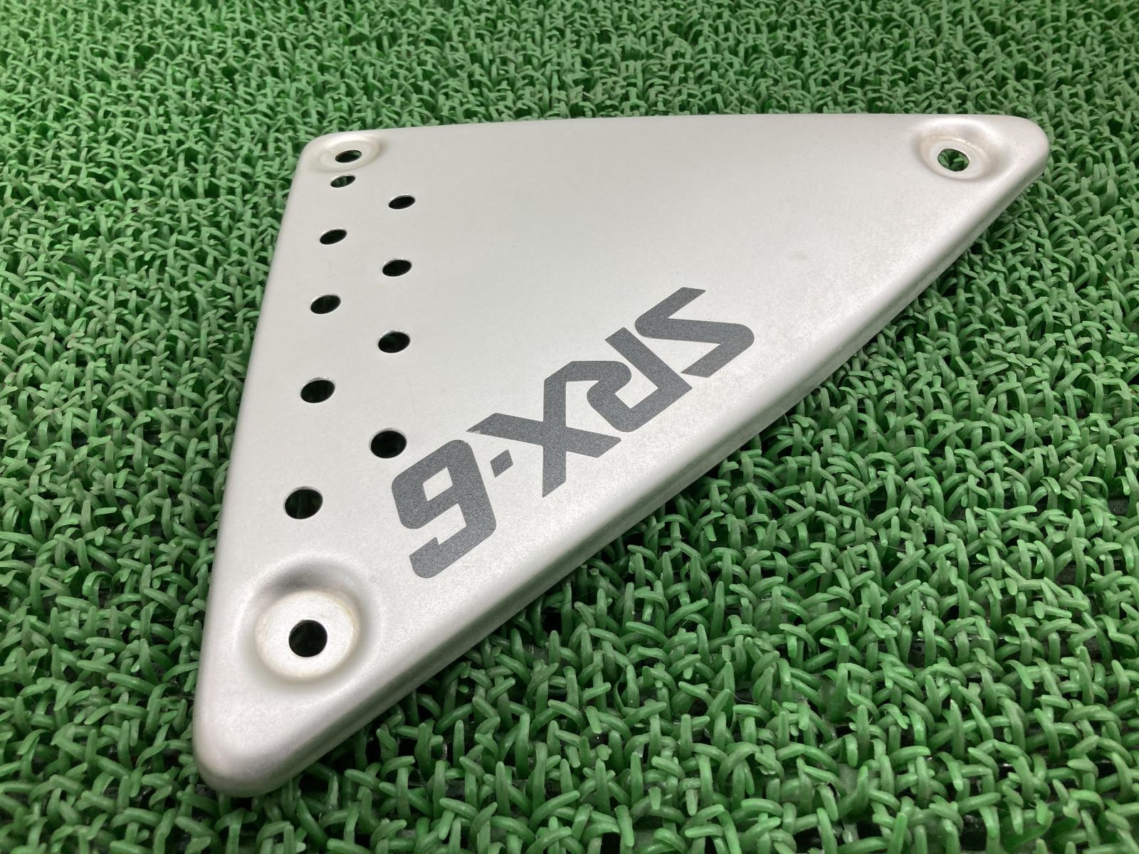 SRX600 サイドカバー 右 ヤマハ 純正 中古 バイク 部品 1JL 1JK SRX-6 割れ欠け無し 希少品 品薄 車検 Genuine SRX600 サイドカバー 左 ヤマハ 純正 バイク 部品 1JL 1JK SRX-6 割れ欠け無し 品薄 希少品 車検 Genuine:22321610