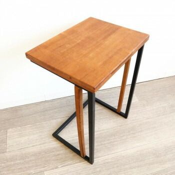 サイドテーブル