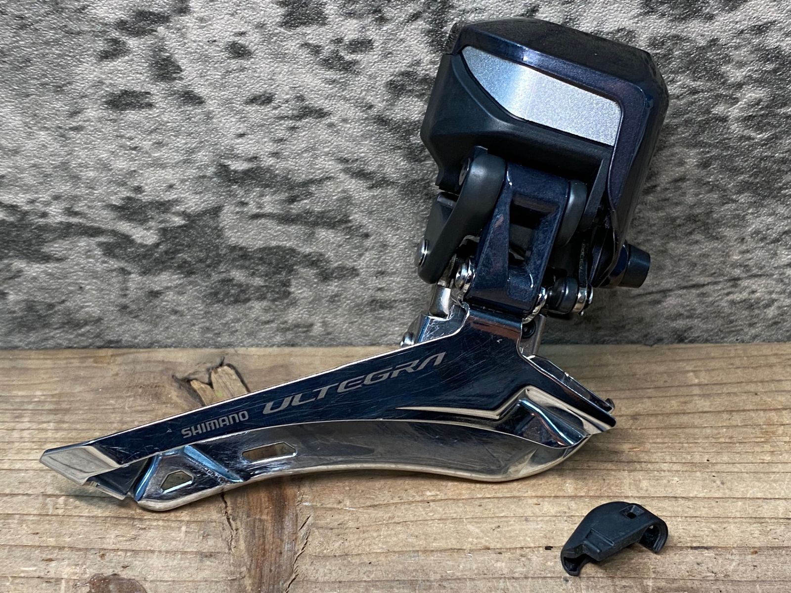 JB591 シマノ SHIMANO アルテグラ ULTEGRA FD-R8050 Di2 電動