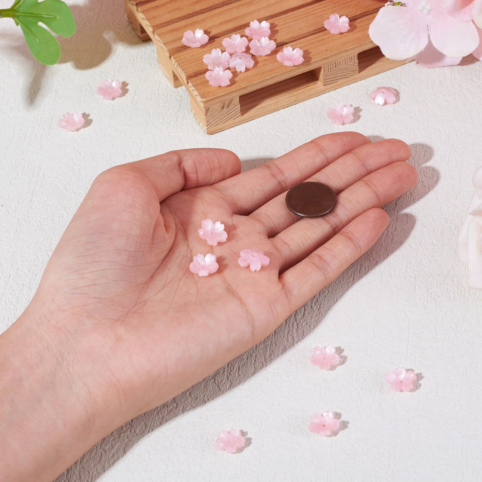 花型 スペーサービーズ アクセサリーパーツ 桜 ジュエリー用 樹脂ビーズキャップ DIY ハンドメイド ピンク 手芸材料 約20個入り 手作り素材 クラフト用品 Beadthoven 10.5x11x4.5mm