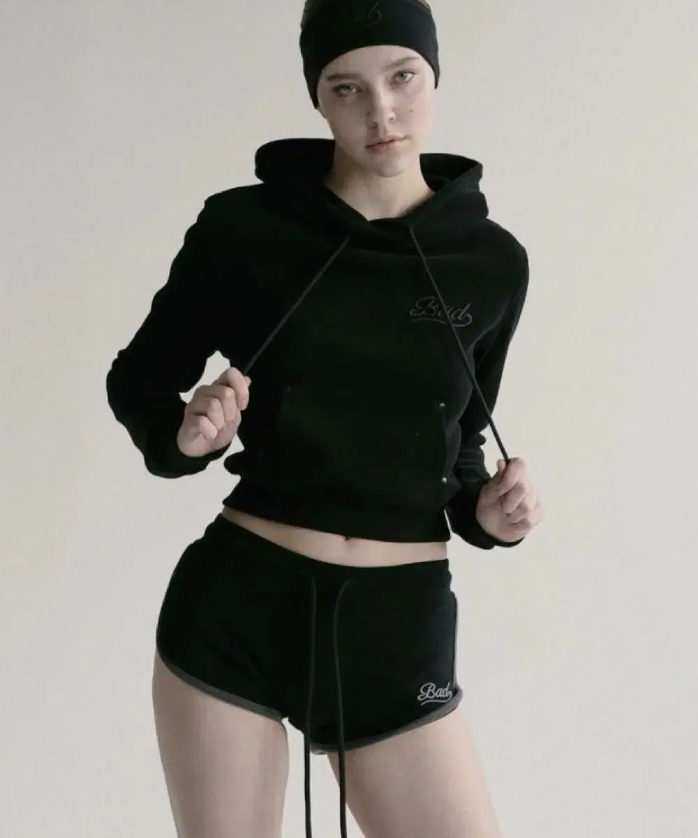 BADBLOOD バッドブラッド Beyond ビヨンド ソフト イルカ ドルフィン ショートパンツ パンツ 黒 チャコール