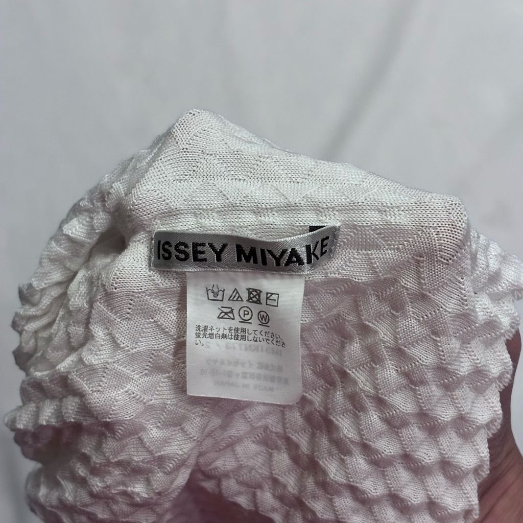ISSEY MIYAKE イッセイ ミヤケ Spongy Knit Top ニット ISSEY MIYAKE イッセイ ミヤケ Spongy Knit Top ニット