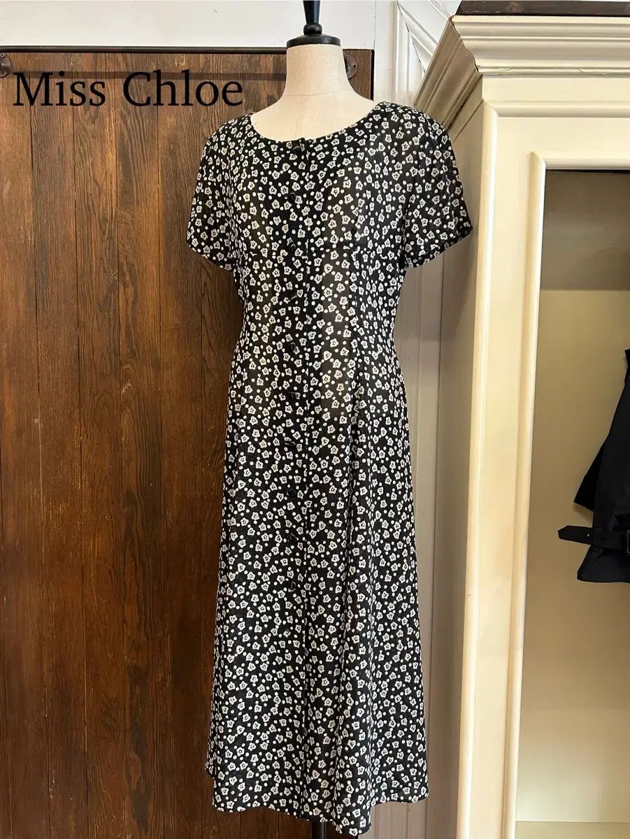 Chloe クロエ Floral viscose dress ワンピース 花柄 ブラック ミス Chloe(クロエ) 正規品 小花柄 ワンピース - メルカリ