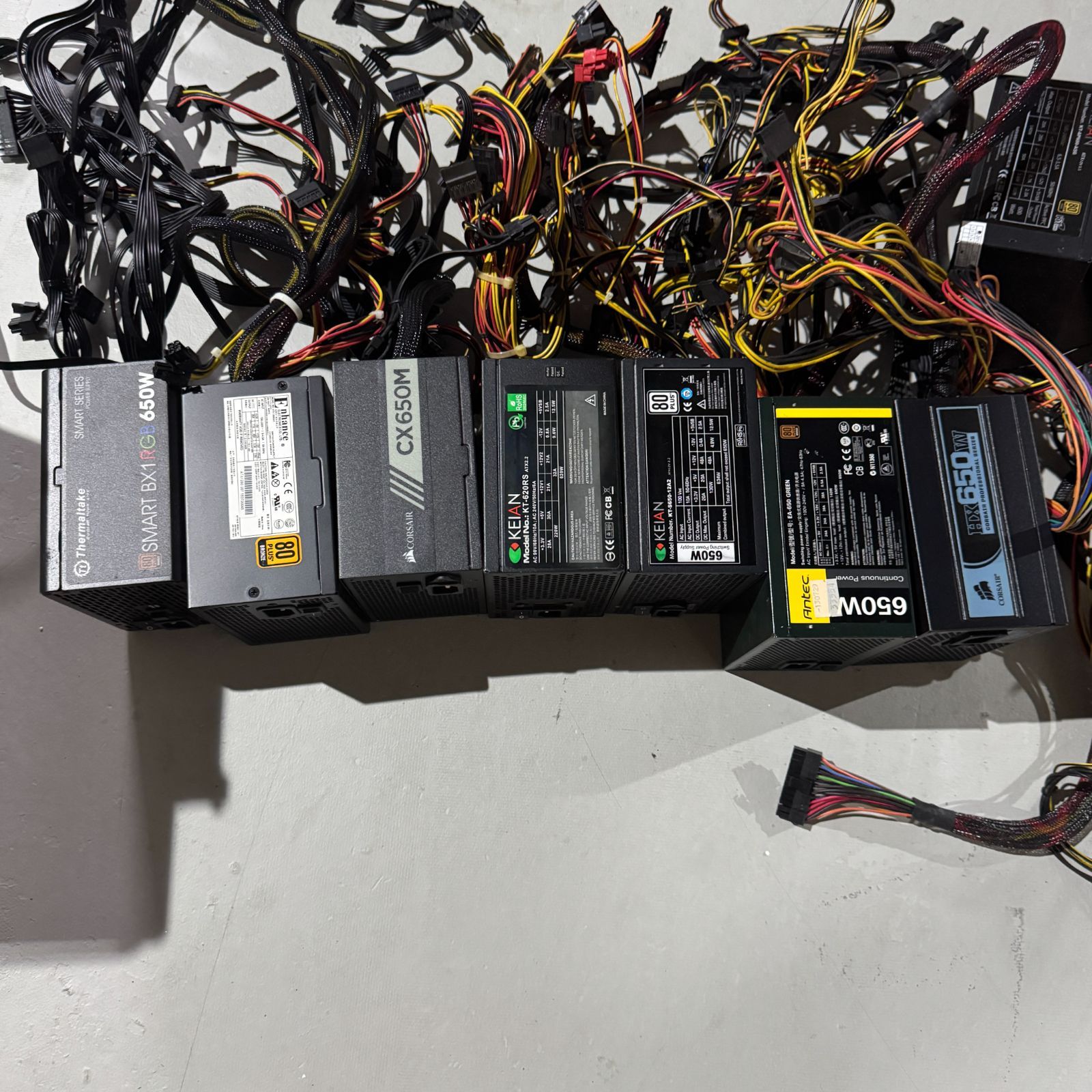 １ 通電 済 電源ユニット 600W～650W 12個
