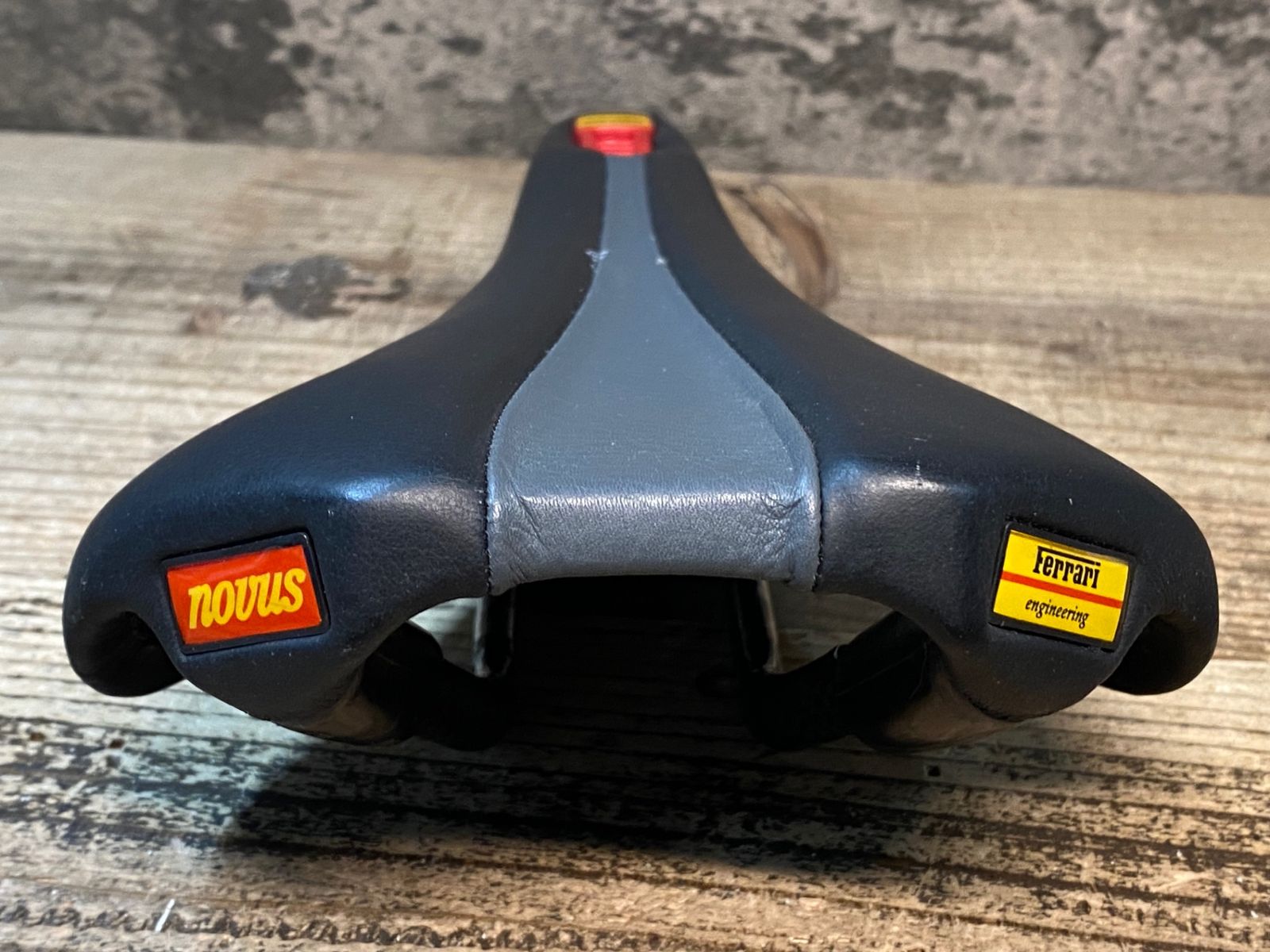 自転車 セライタリア NOVUS BOOST EVO ENDURANCE T サドル
