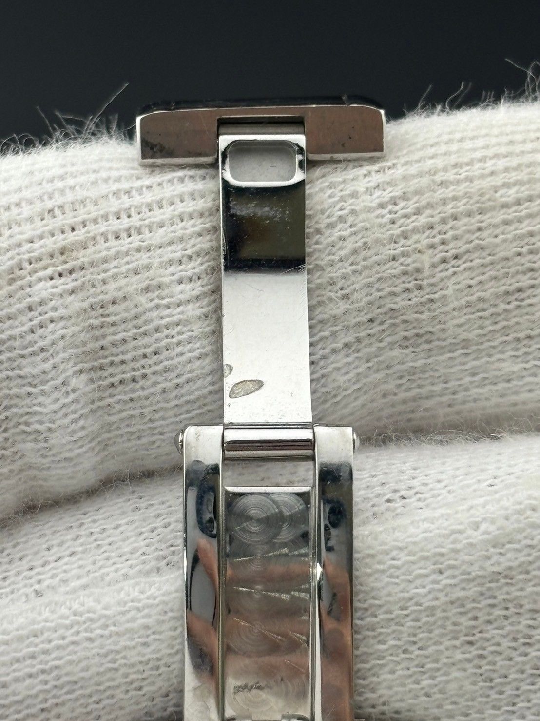 中古品】FENDI フェンディ オロロジクラシコ クォーツ 腕時計 中古品】FENDI フェンディ オロロジクラシコ クォーツ 腕時計