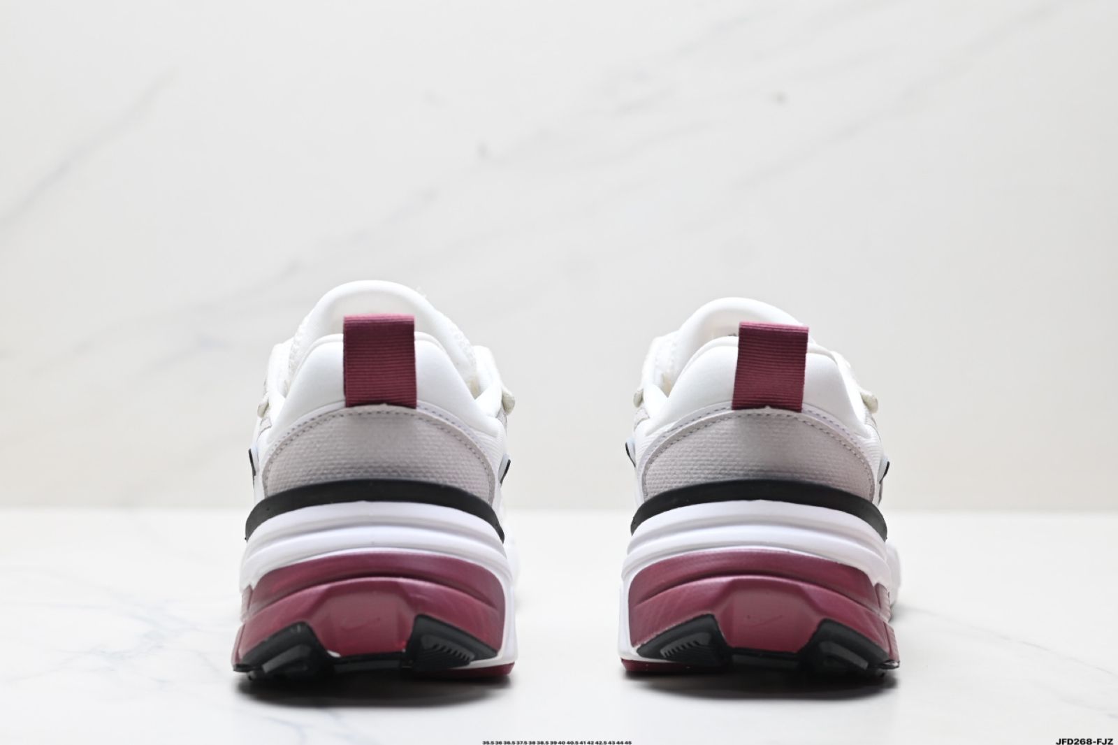 ランニングシューズ レトロな雰囲気