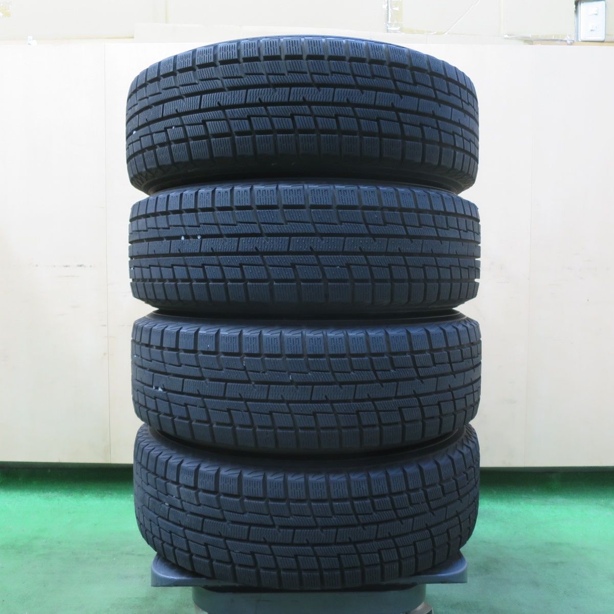 バリ溝！23年！キレイ！ほぼ10分☆スタッドレス 175/65R14 プラクティ 