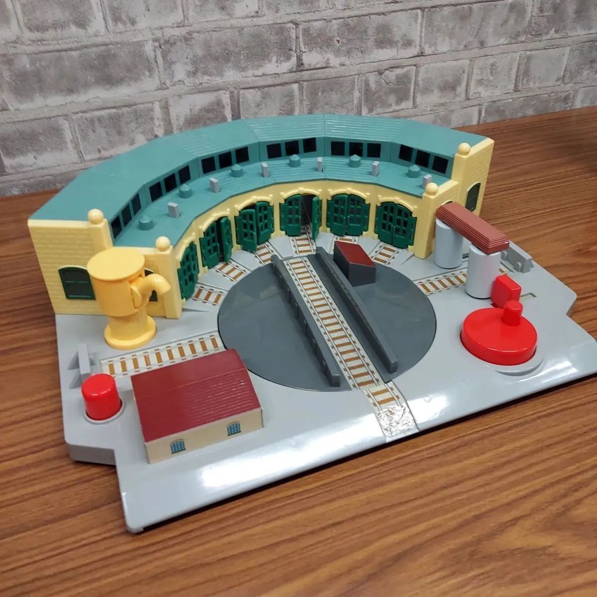 トミカ トミカトーマスシリーズ 操車場 - メルカリ