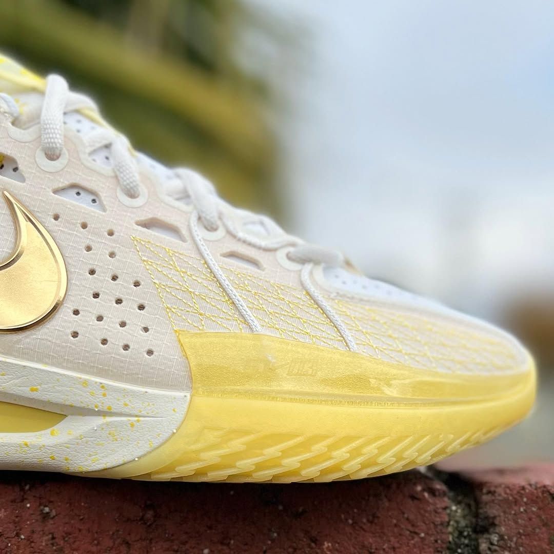 シューズ(男性用) NIKE AIR ZOOM G.T. CUT 3 EP JORDAN POOLE Jordan Poole's Nike GT Cut 3 Milk 'N Cookies PE Releases
