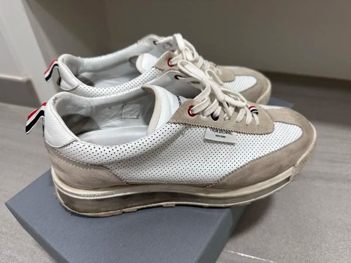 Thom Browne(トム・ブラウン) スニーカーズ 270 サイズ - メルカリ