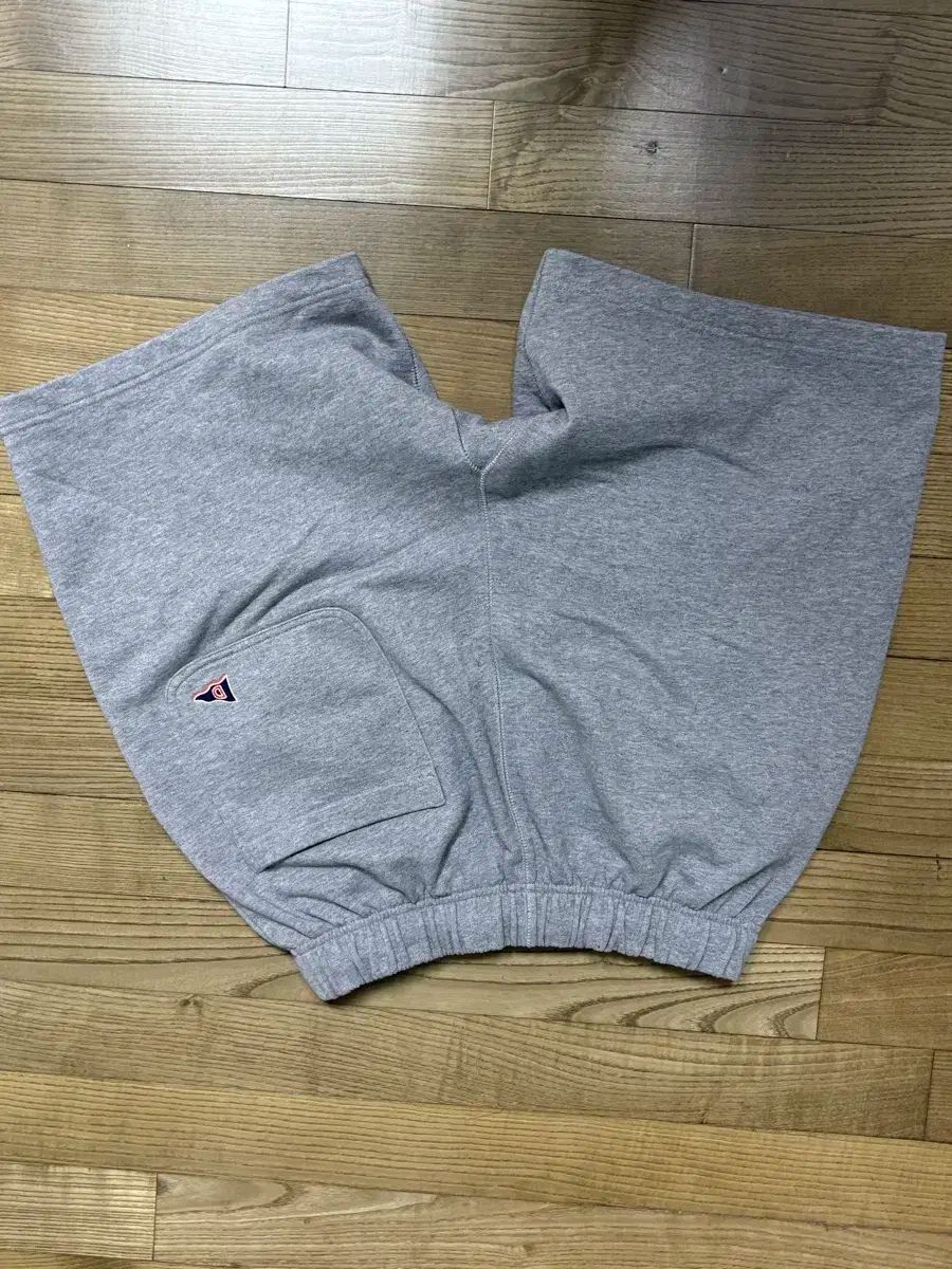 Drake’s ドレイクス トレーナー ショートパンツ