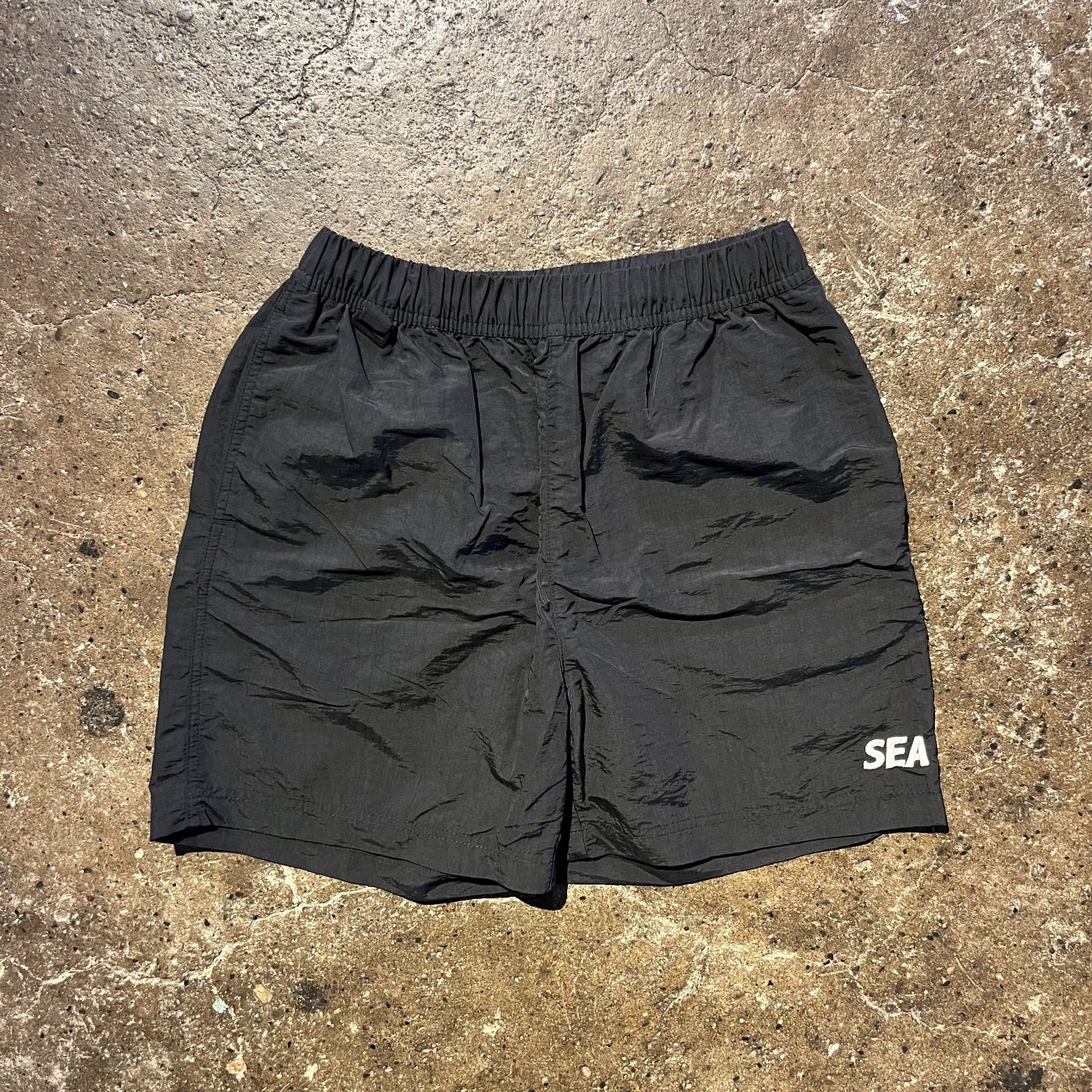 WIND AND SEA ロゴプリントナイロンショーツ ハーフパンツ ウィンダンシー S
