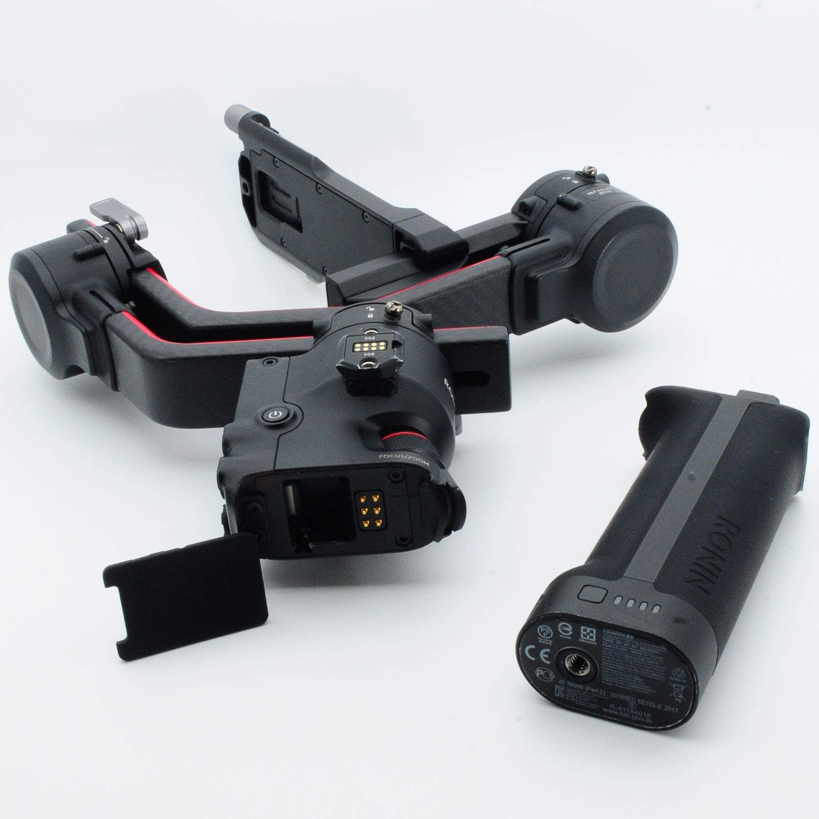 DJI RS 2 Proコンボ、3軸手持ちスタビライザー、積載量4.5 kg、カーボンファイバー製、Canon/Sony/Panasonic/Niko DJI RS 2 Proコンボ、3軸手持ちスタビライザー、積載量4.5 kg