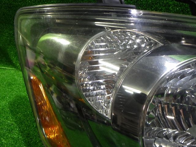トヨタ AZR60⁄65 ノア 後期 ヘッドライト左右セット HID 刻印V6 ノア