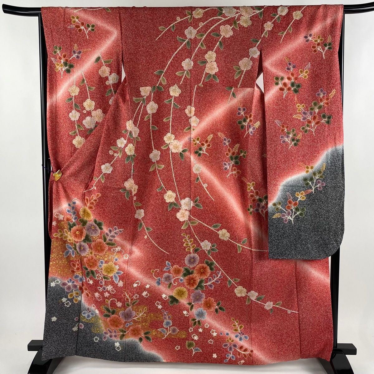 【振袖フルセット】 鈴乃屋 草花 幔幕 金彩 えんじ色 正絹 振袖フルセット】 鈴乃屋 草花 幔幕 金彩 えんじ色 正絹