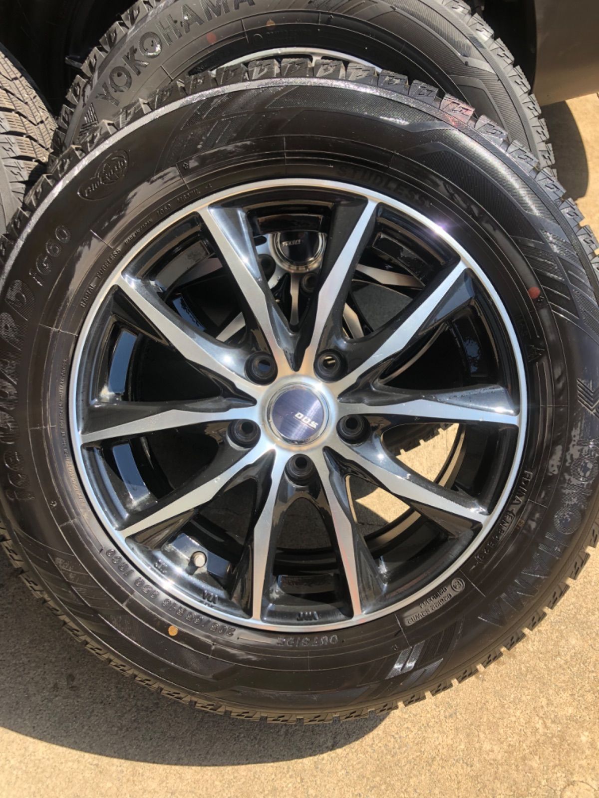 205 65 16 スタッドレス4本バリ溝 セレナ外し