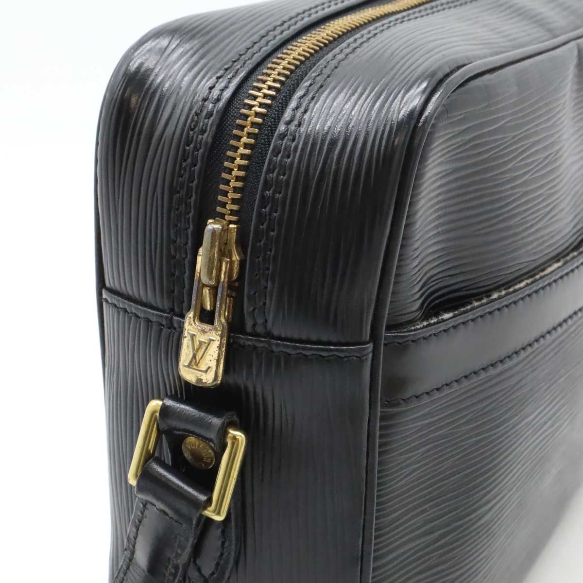 LOUIS VUITTON ルイ ヴィトン エピ トロカデロ27 ショルダー