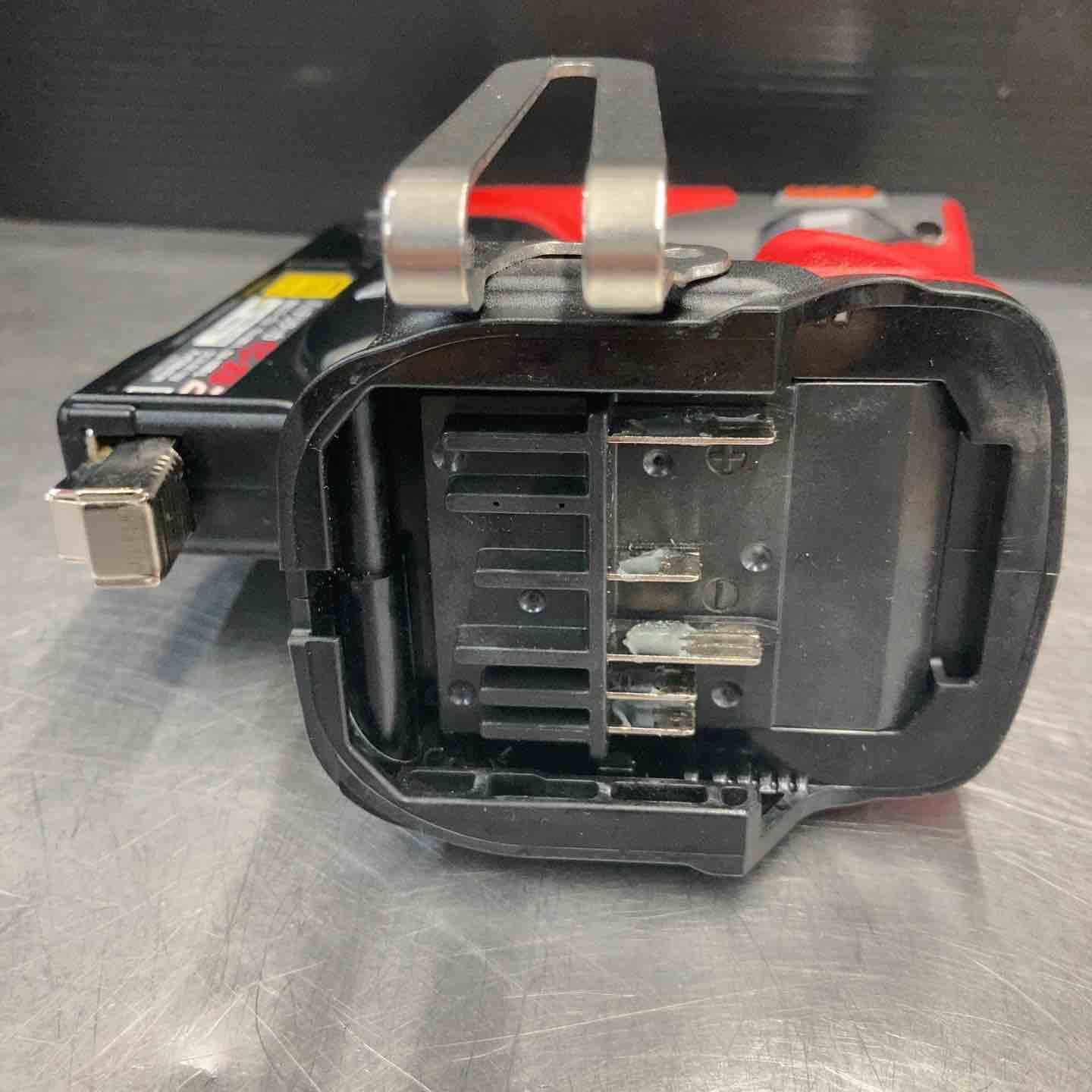 18V コードレスタッカ