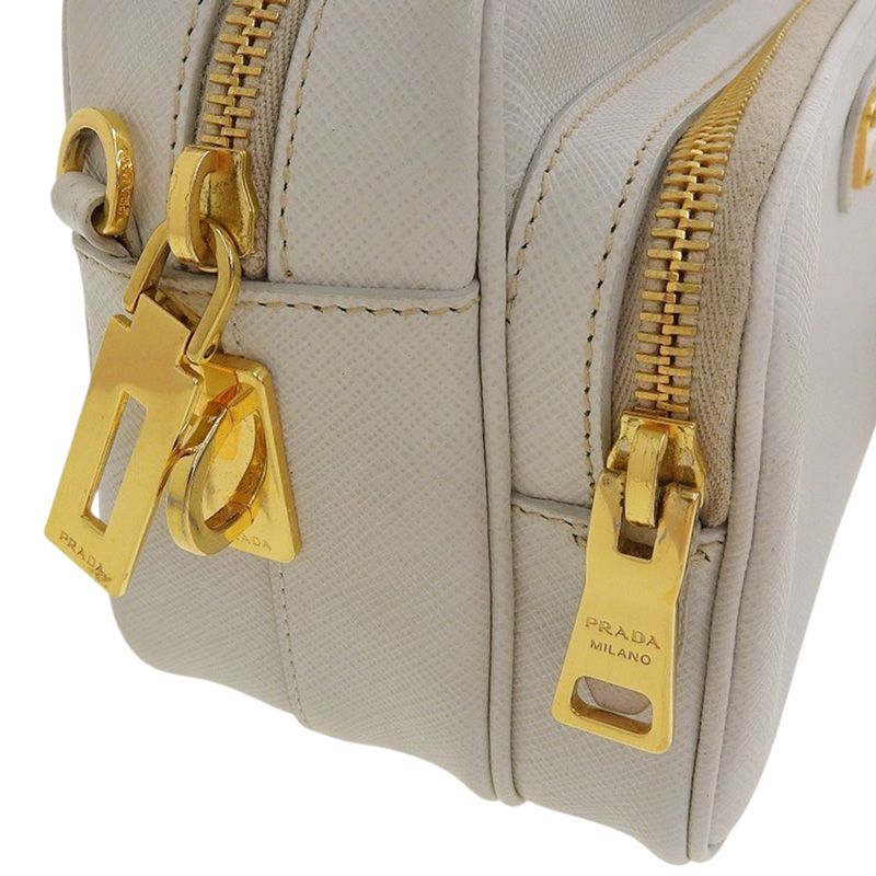 プラダ PRADA ショルダーバッグ サフィアーノ レザー ホワイト 中古 新