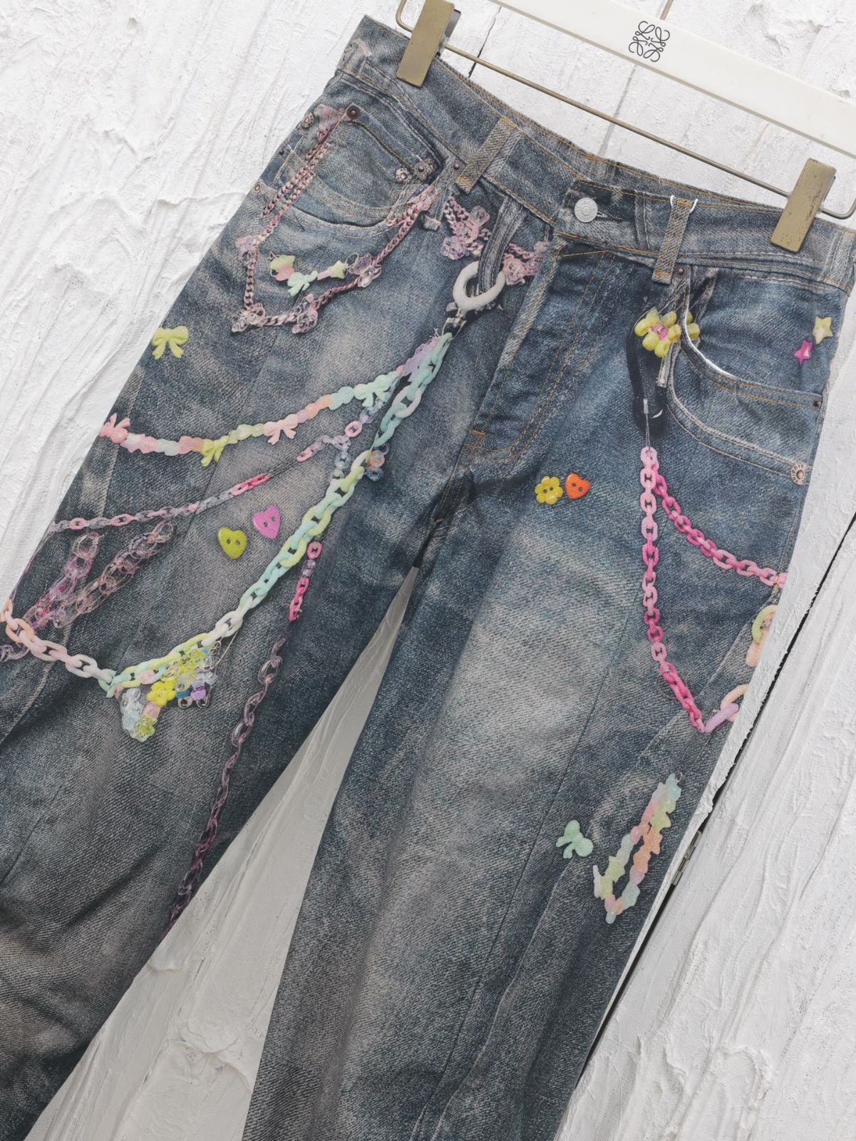 Acne Studiosルーズフィットジーンズ キーチェーンM - メルカリ