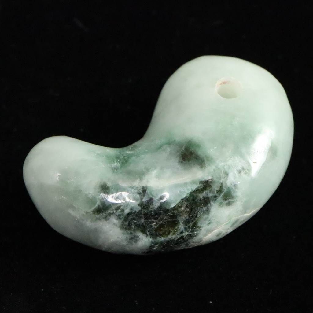 糸魚川翡翠 ヒスイ 小滝産 薄緑 31mm勾玉 ディレクトリカード付 13.04g