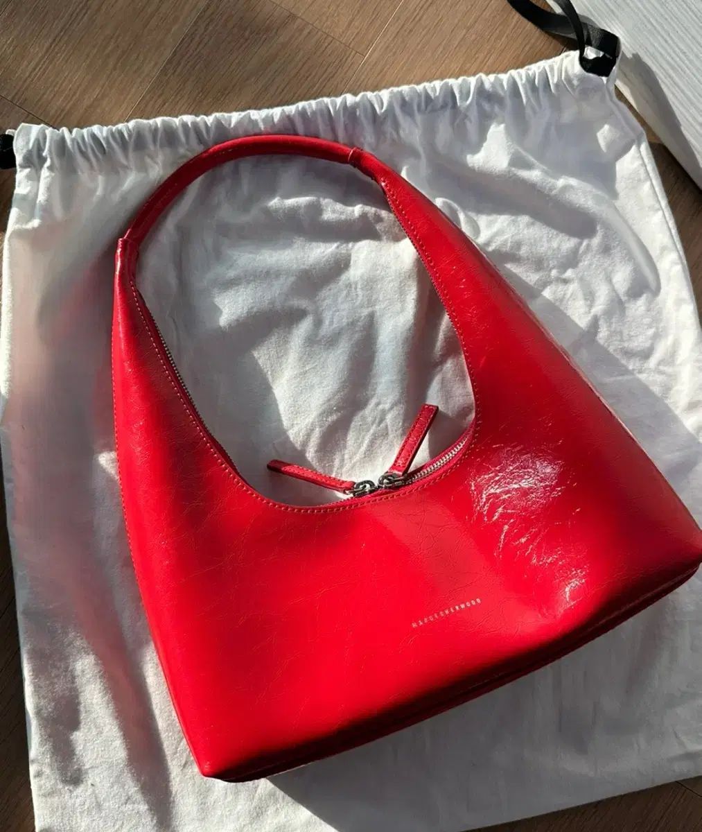 【新品・未使用】 MARGESHERWOOD ホーボーバッグ ミニ 赤 Marge Sherwood Red Hobo Shoulder Mini Bag - Fabric of Society