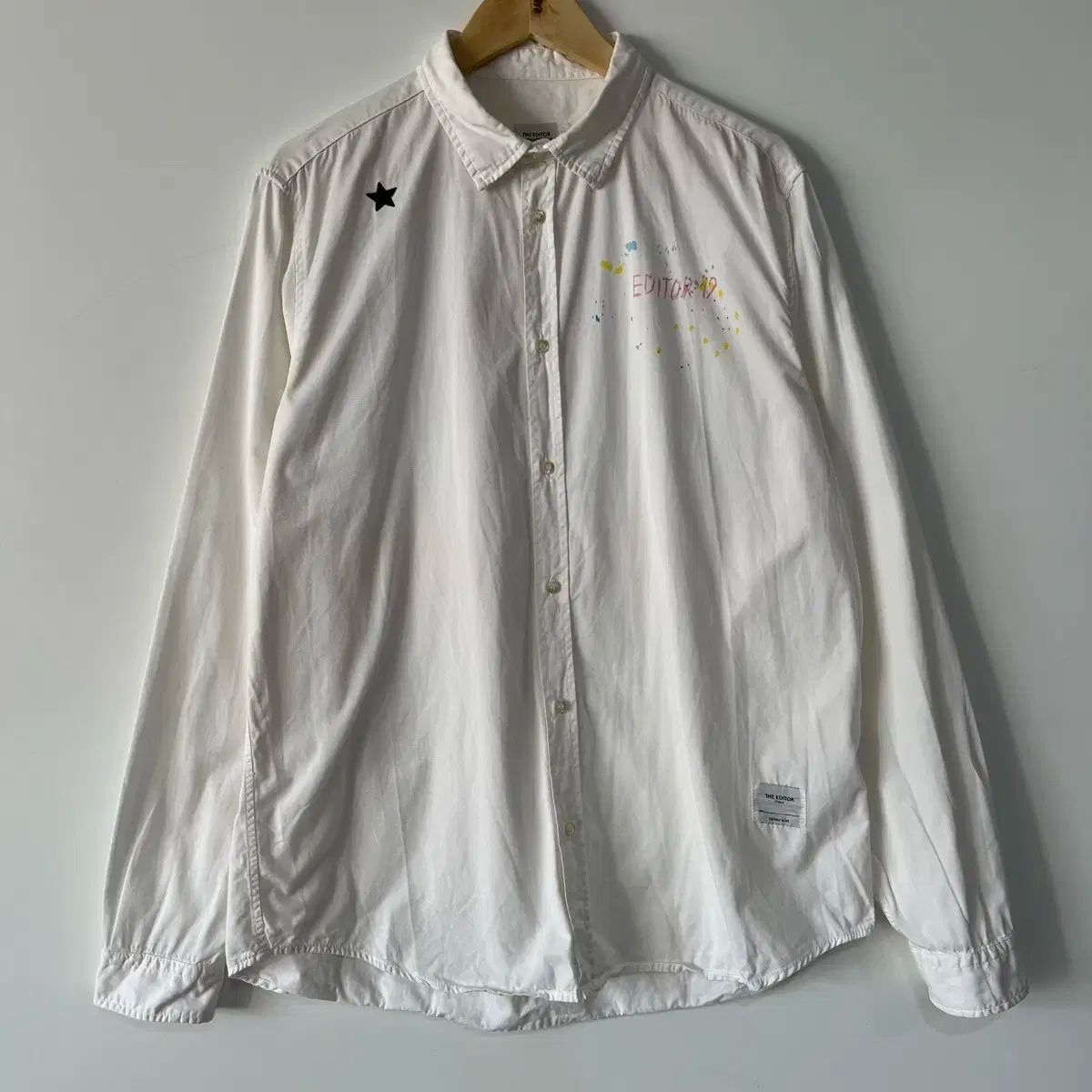 XL エディター ロゴ プリント コットン シャツ
